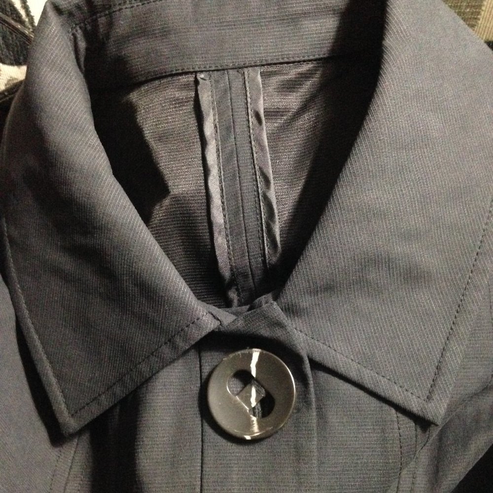 Like New Blazer Nice Thick Material Fits Like M/L Front/Side Hidden Pockets - Picture 15 of 16